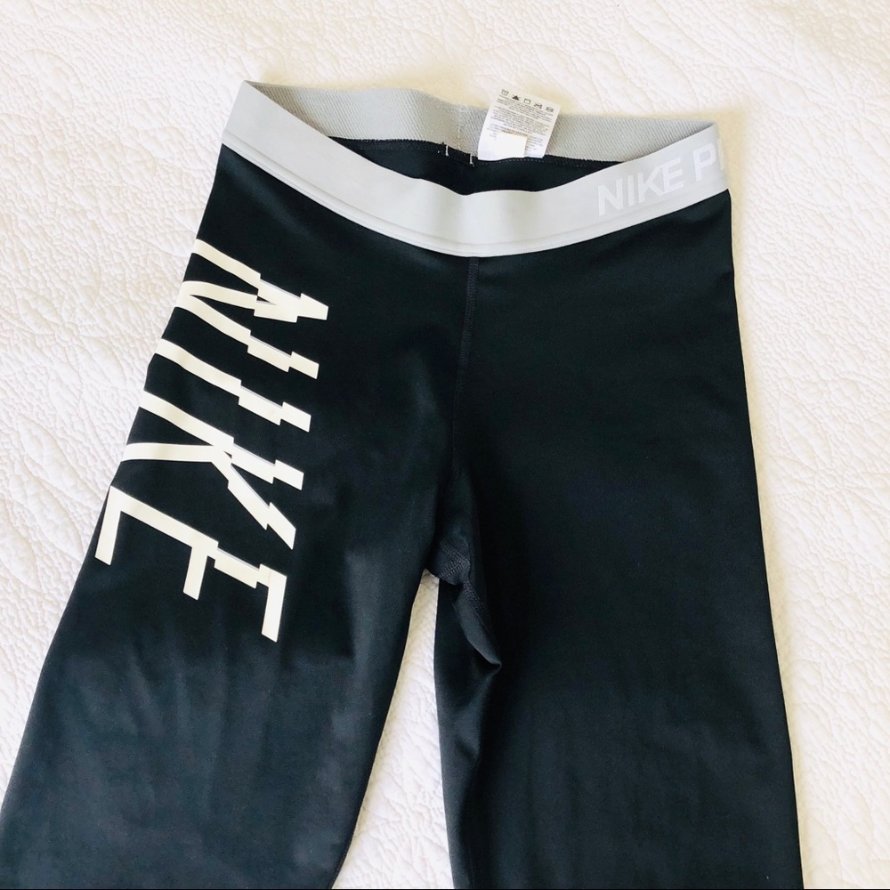 COPY - NIKE workout black stretchy crop leggings …